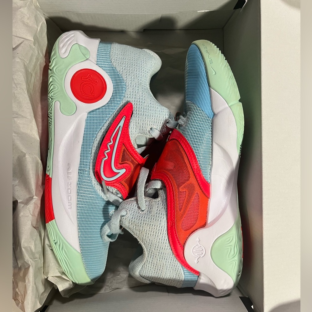 KD Trey 5 X Nike Basketball Shoes Women’s Size 10, Men’s Size 8.5 Blue Chill